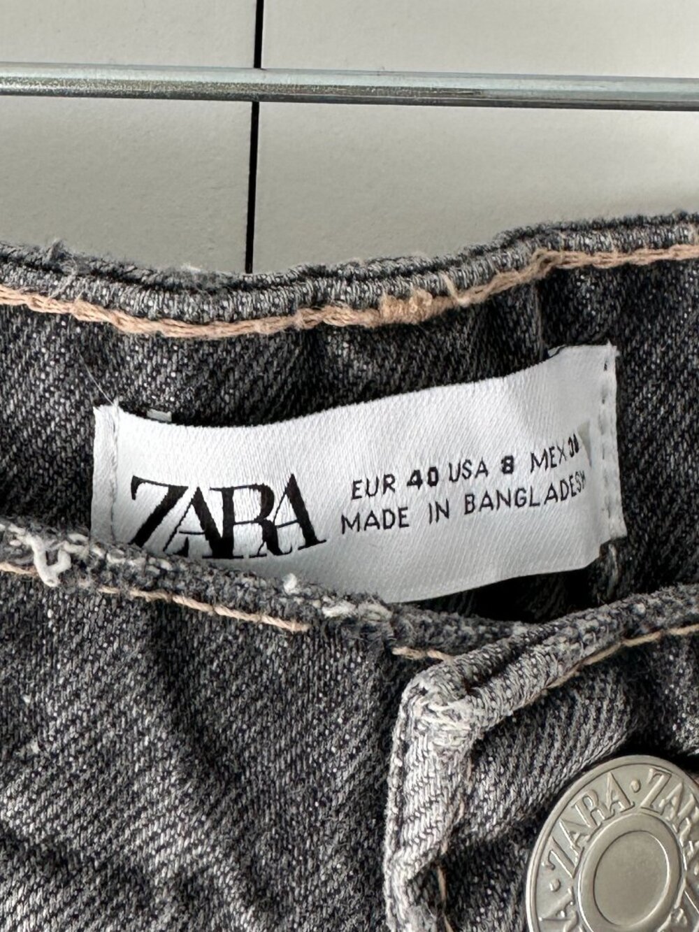 Zara Black Wash Jean Shorts with Frayed Hem in Size 8 - Picture 2 of 3